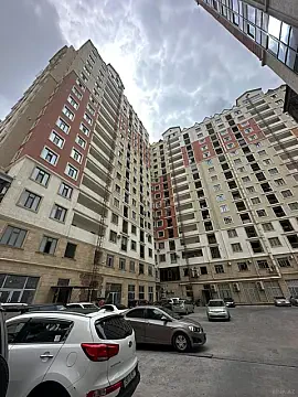 Satılır 3 otaqlı mənzil 165 m²