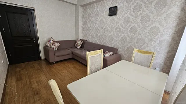 Kirayə verilir 2 otaqlı mənzil 50 m²