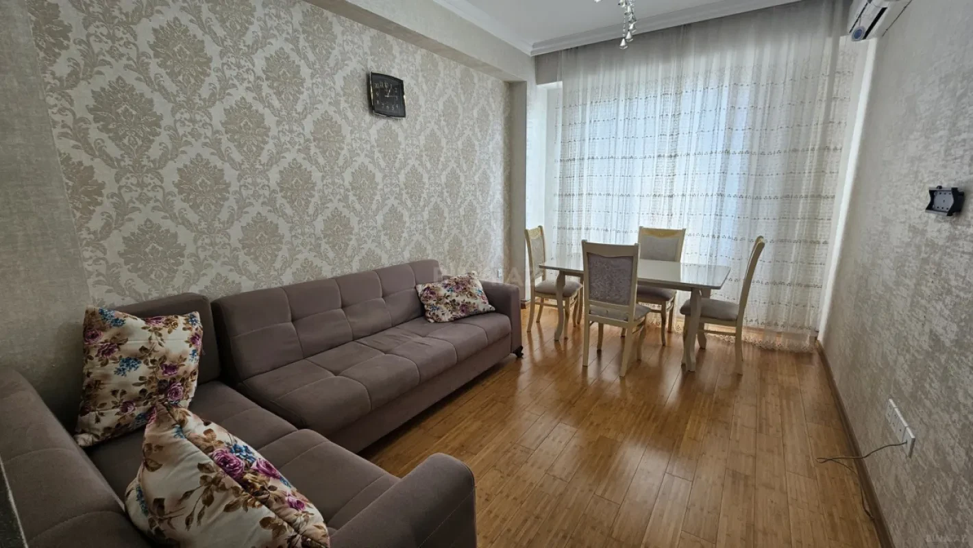 Kirayə verilir 2 otaqlı mənzil 50 m²