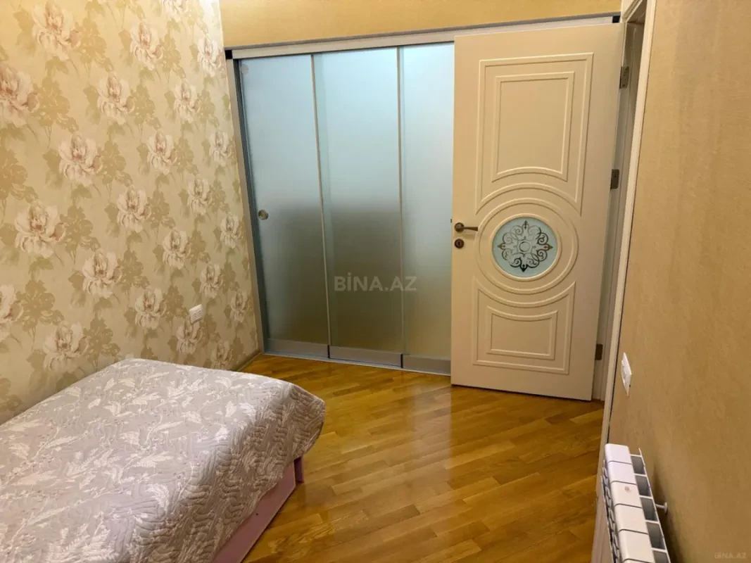 Kirayə verilir 4 otaqlı mənzil 120 m²