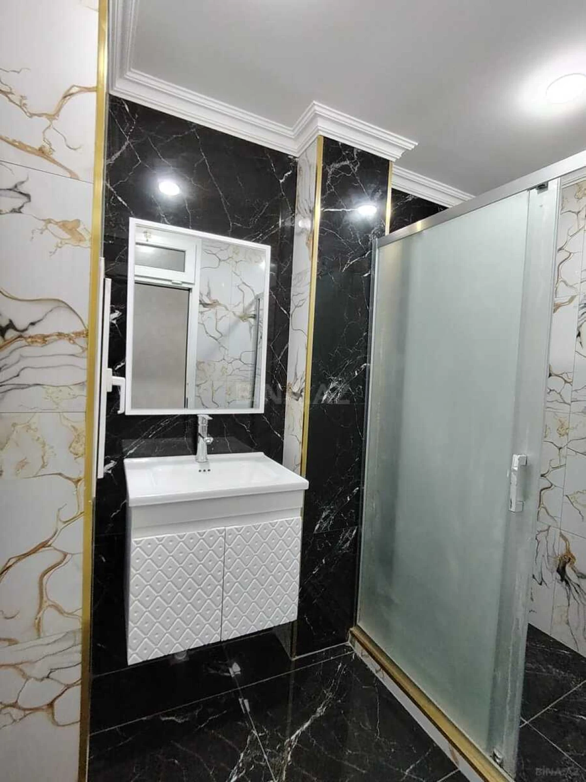 Satılır 2 otaqlı mənzil 59 m²