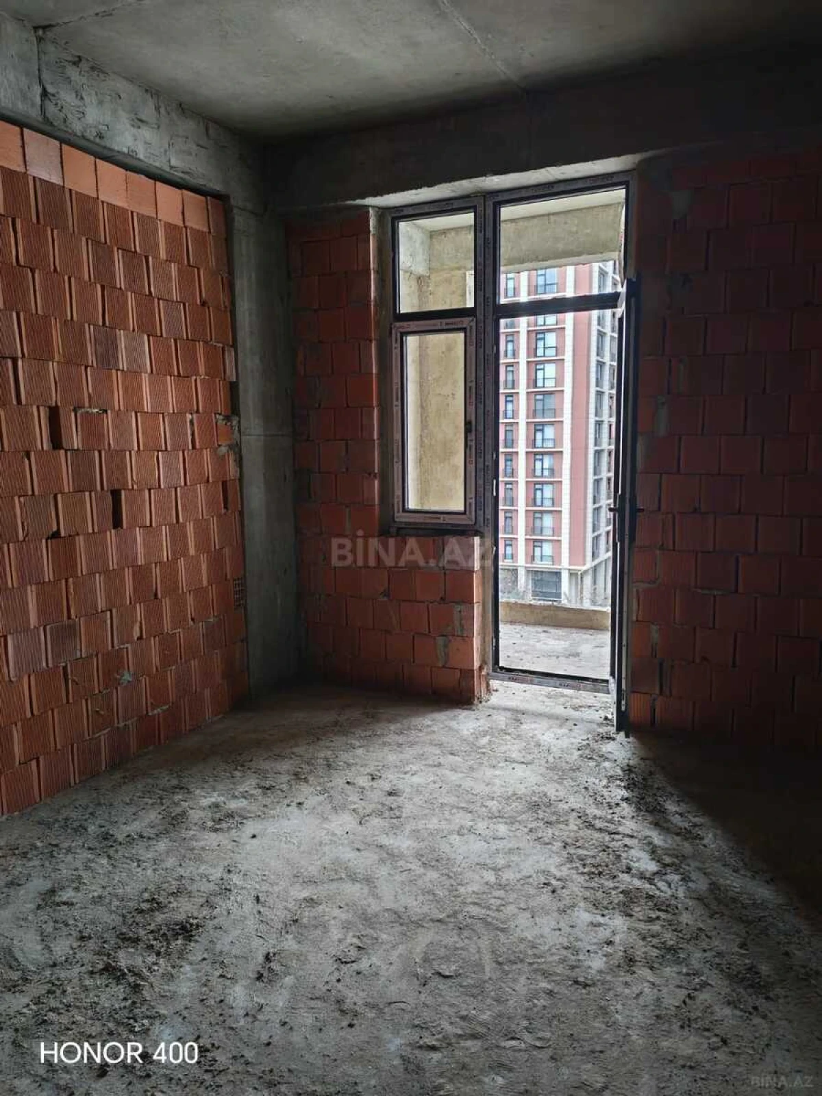 Satılır 1 otaqlı mənzil 62 m²