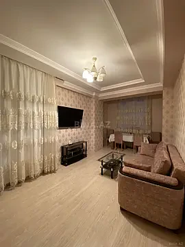 Kirayə verilir 2 otaqlı mənzil 100 m²