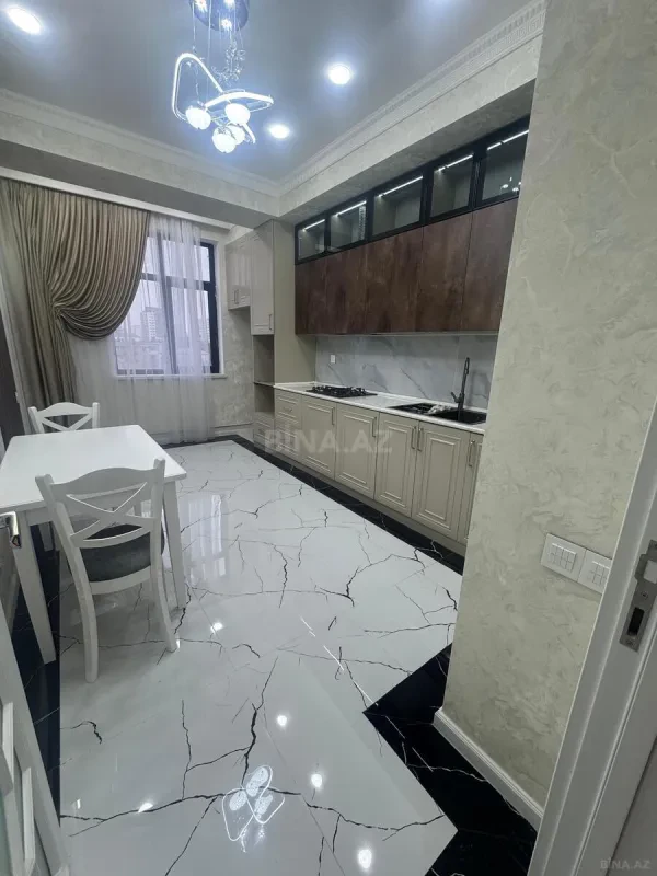 Satılır 2 otaqlı mənzil 76 m²