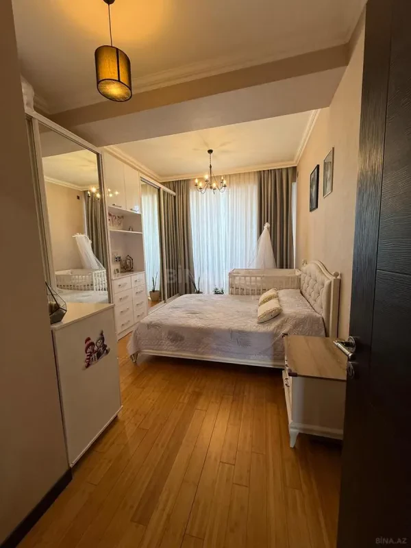 Satılır 2 otaqlı mənzil 70 m²