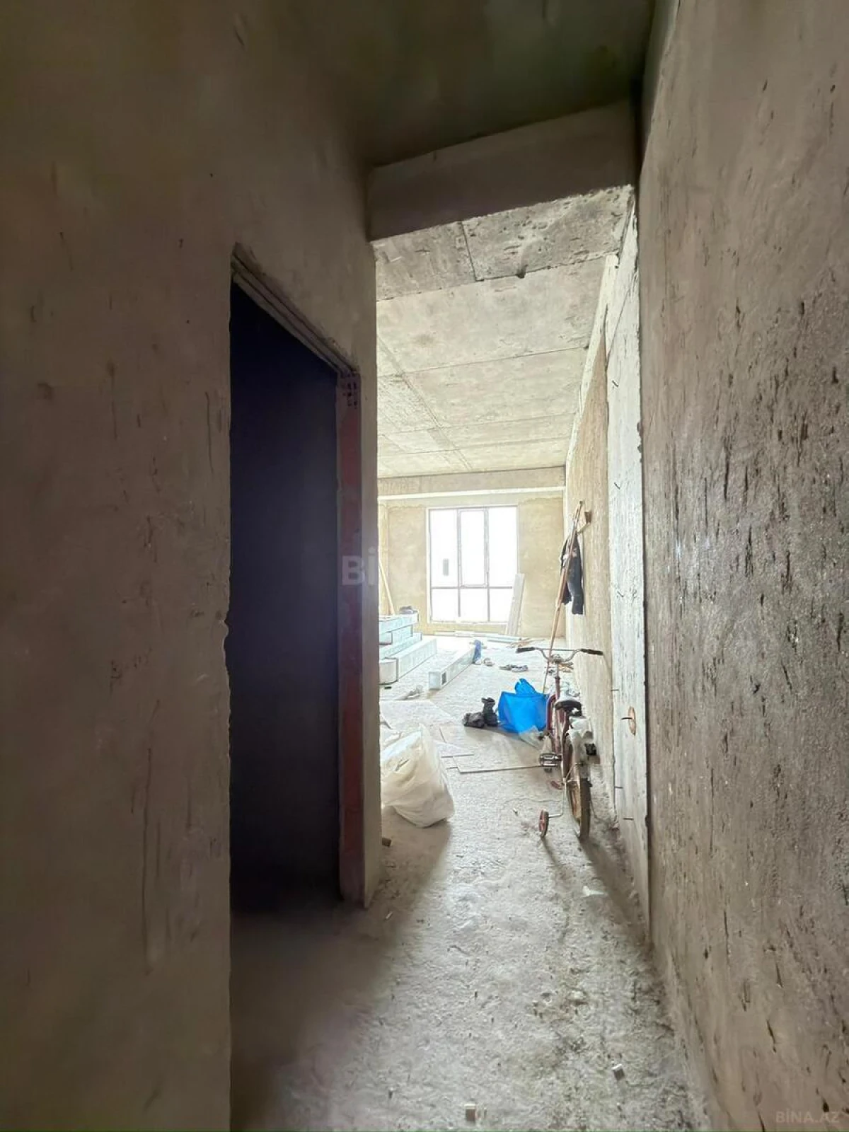 Satılır 4 otaqlı mənzil 231 m²