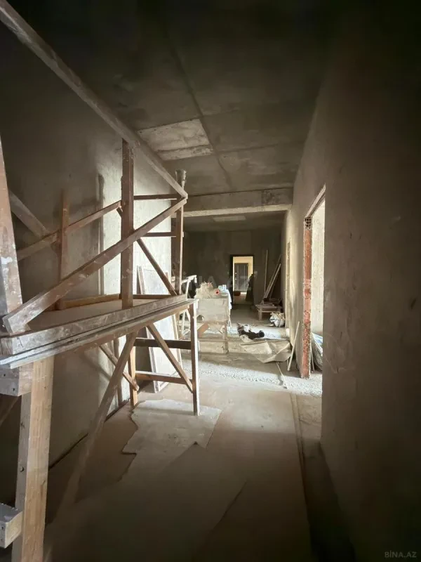 Satılır 4 otaqlı mənzil 231 m²