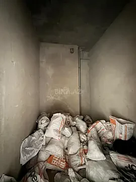 Satılır 4 otaqlı mənzil 231 m²