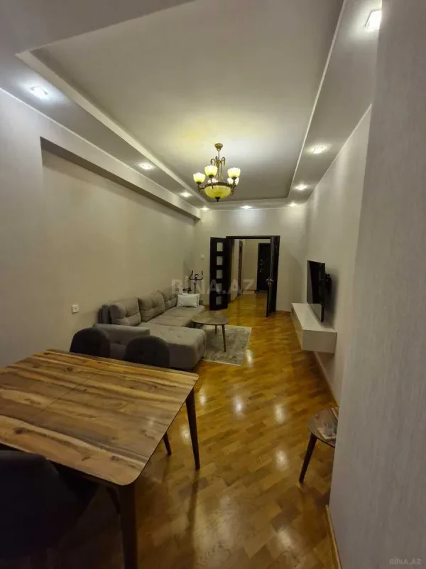 Kirayə verilir 2 otaqlı mənzil 86 m²