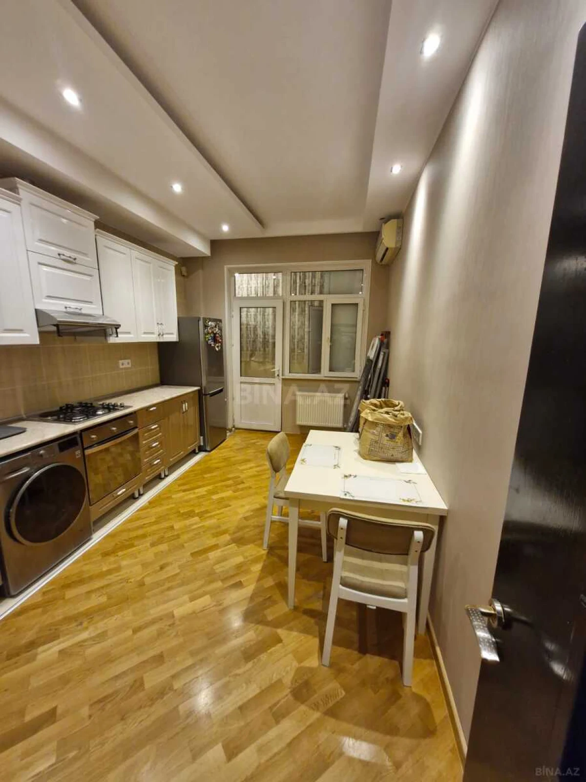 Kirayə verilir 2 otaqlı mənzil 86 m²