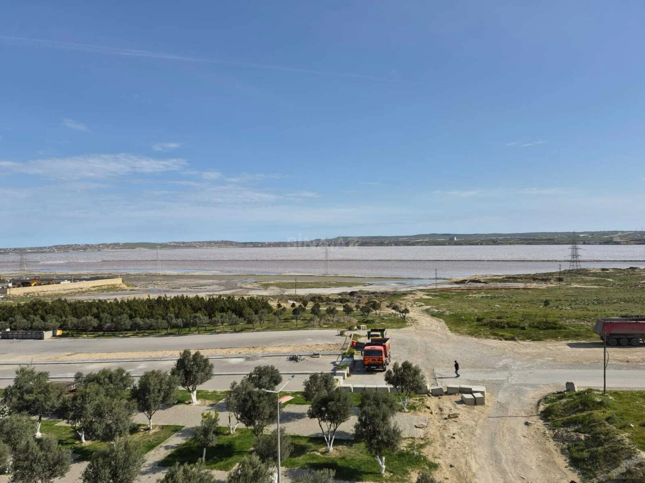 Satılır 3 otaqlı mənzil 95.1 m²