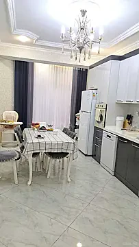 Satılır 3 otaqlı mənzil 133 m²