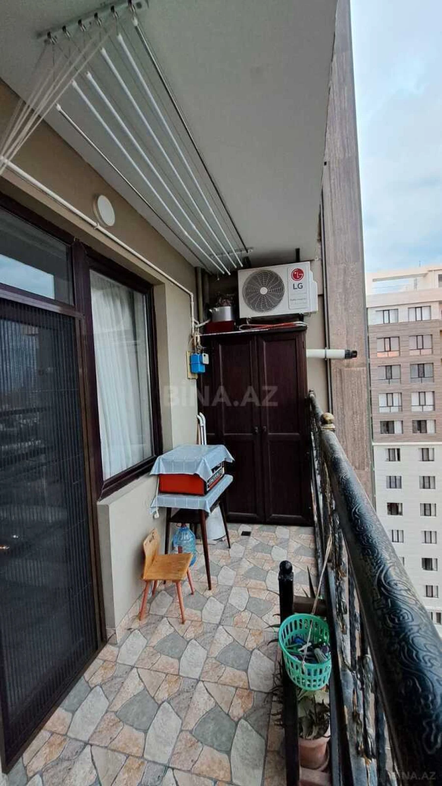 Satılır 3 otaqlı mənzil 133 m²