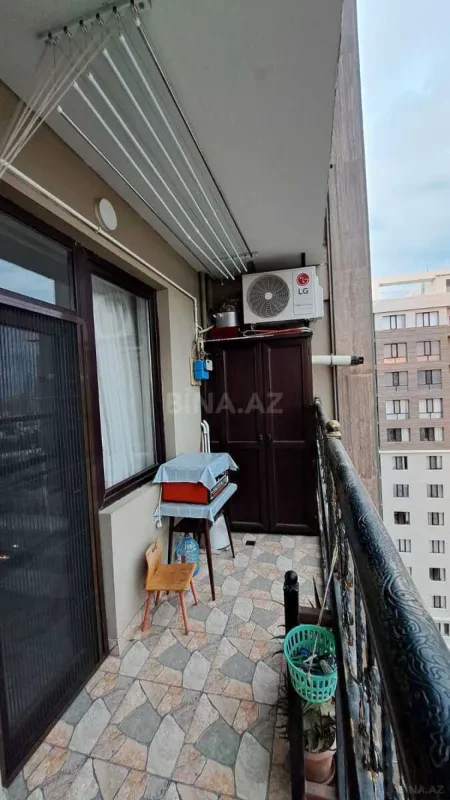 Satılır 3 otaqlı mənzil 133 m²