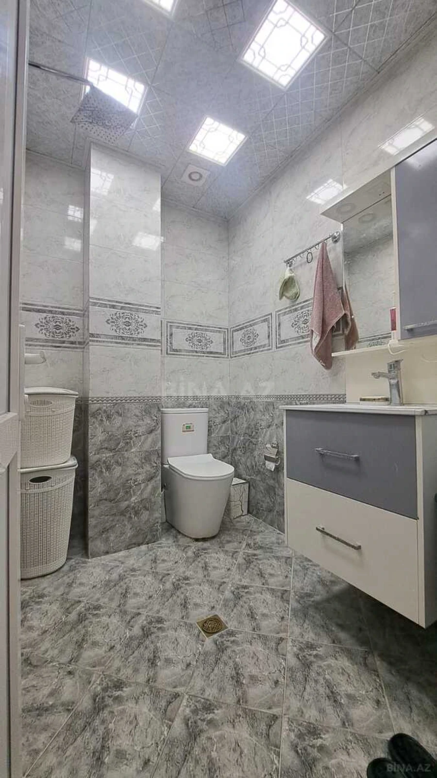 Satılır 3 otaqlı mənzil 133 m²