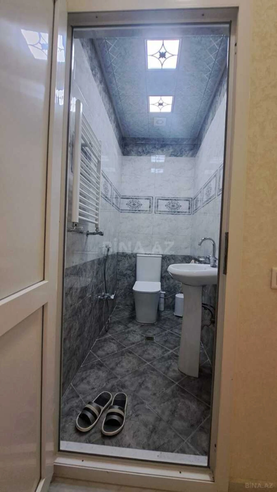 Satılır 3 otaqlı mənzil 133 m²
