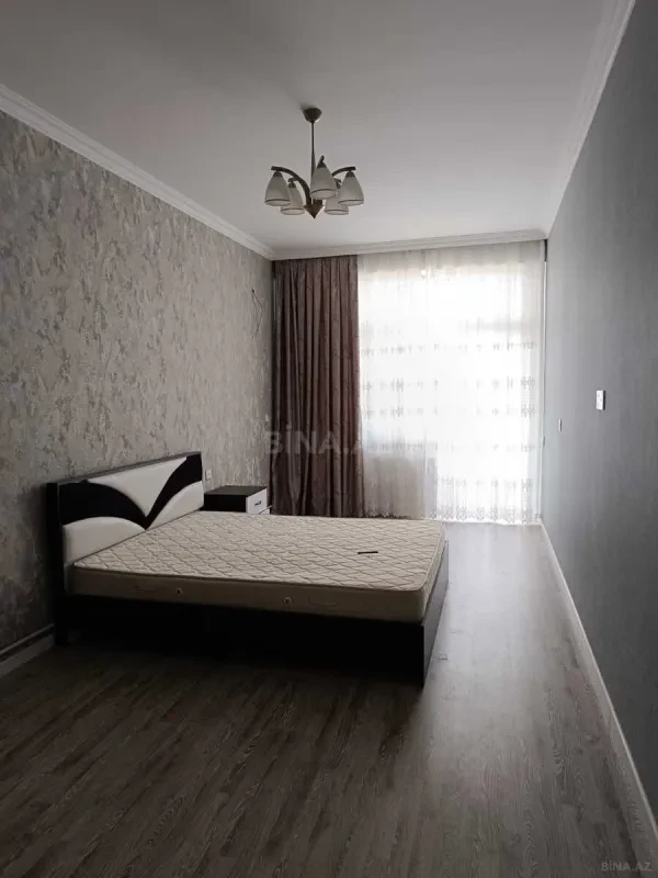 Kirayə verilir 2 otaqlı mənzil 81 m²