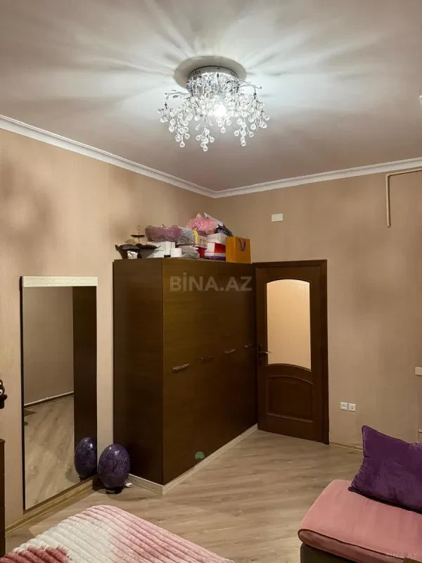 Satılır 1 otaqlı mənzil 67 m²