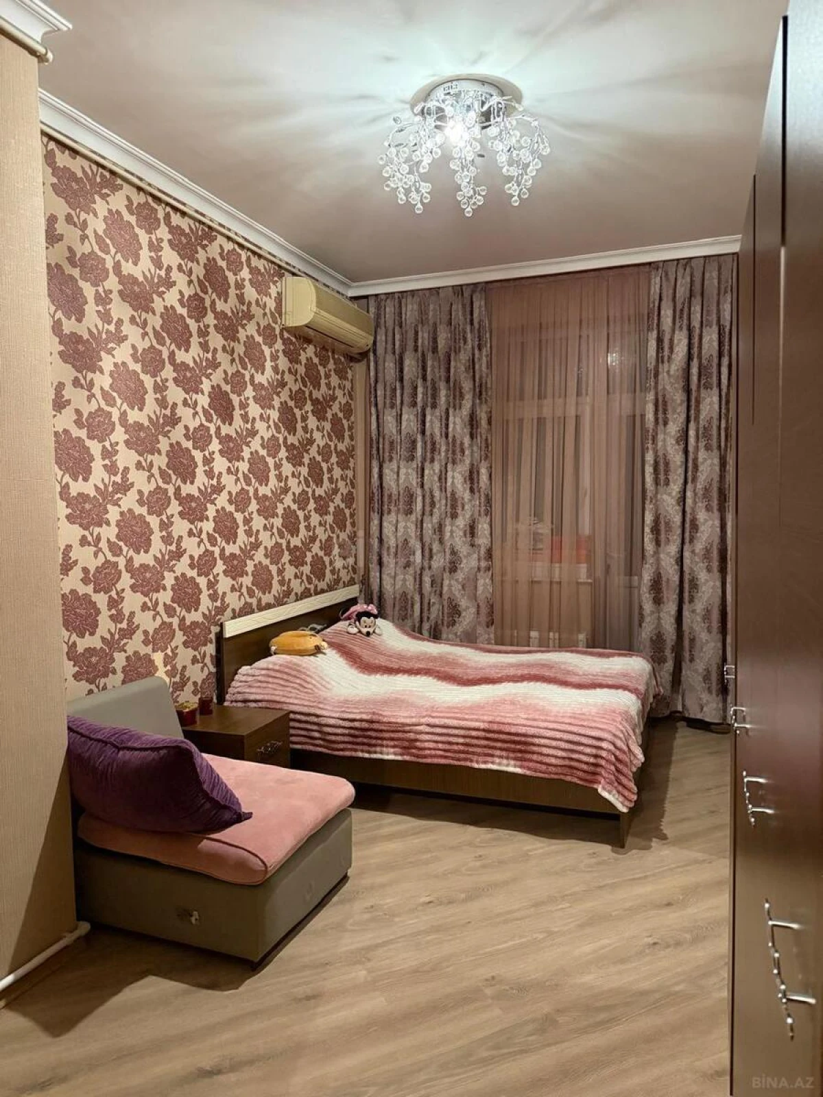 Satılır 1 otaqlı mənzil 67 m²