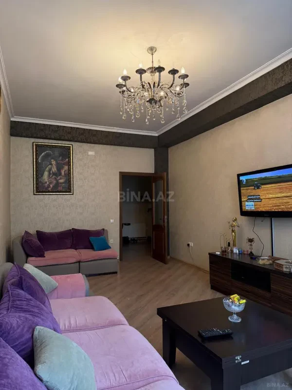 Satılır 1 otaqlı mənzil 67 m²