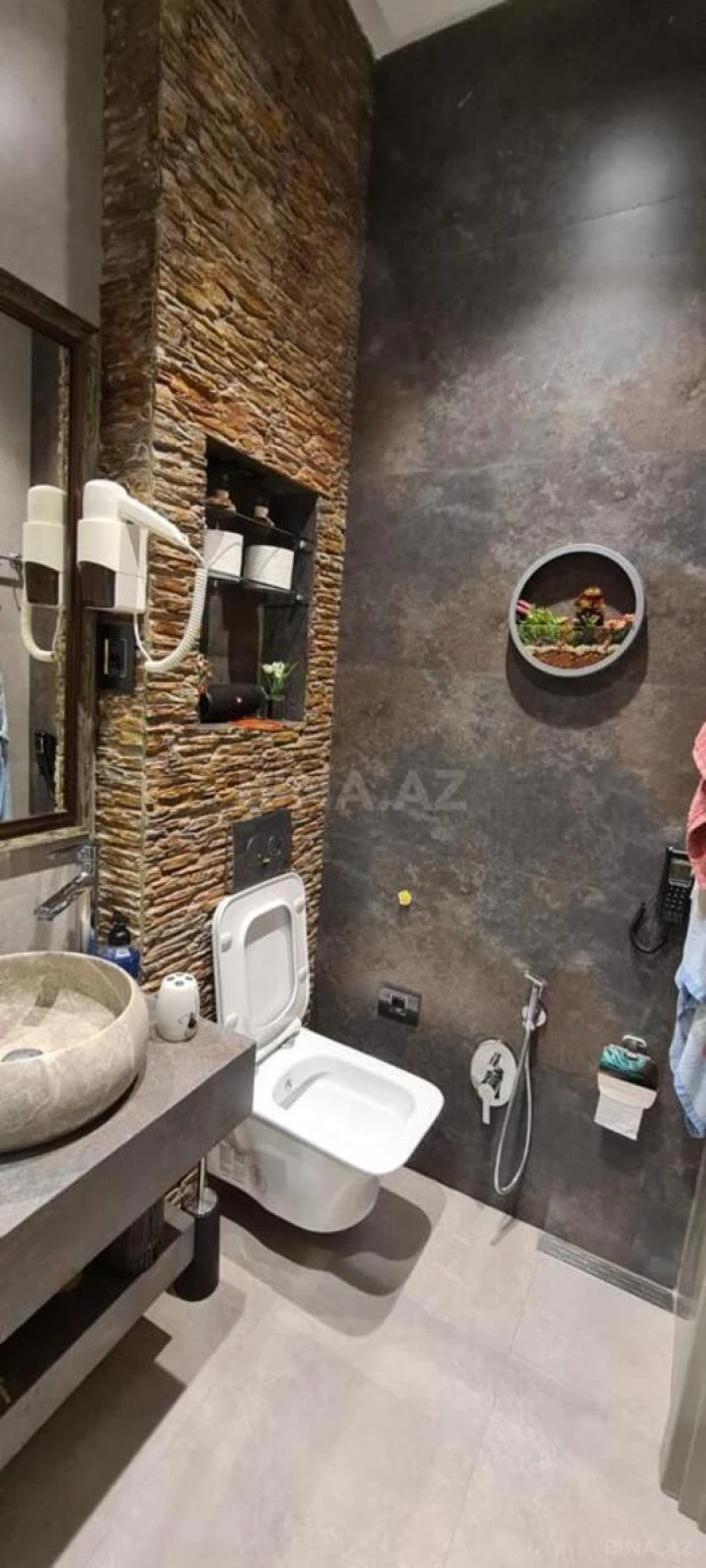 Kirayə verilir 5 otaqlı mənzil 260 m²