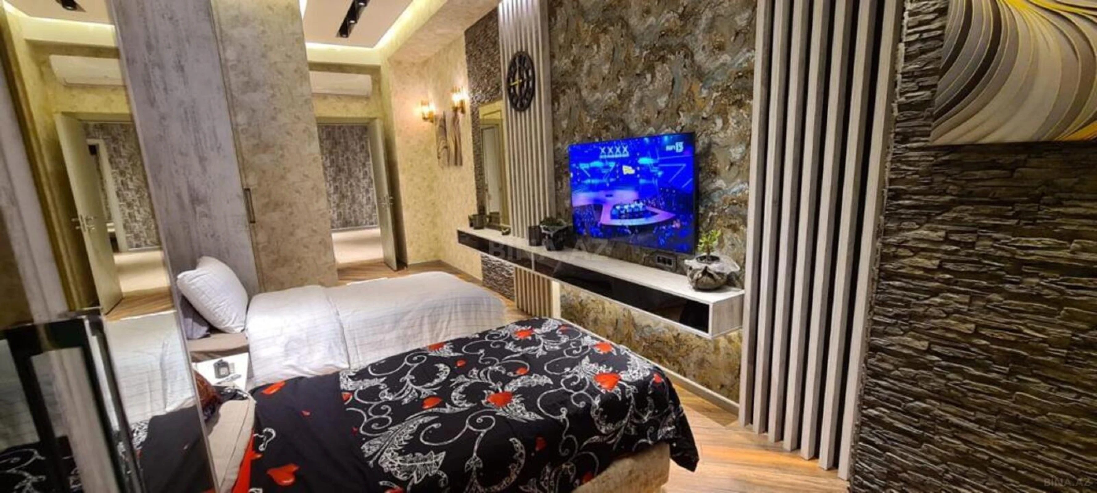 Kirayə verilir 5 otaqlı mənzil 260 m²
