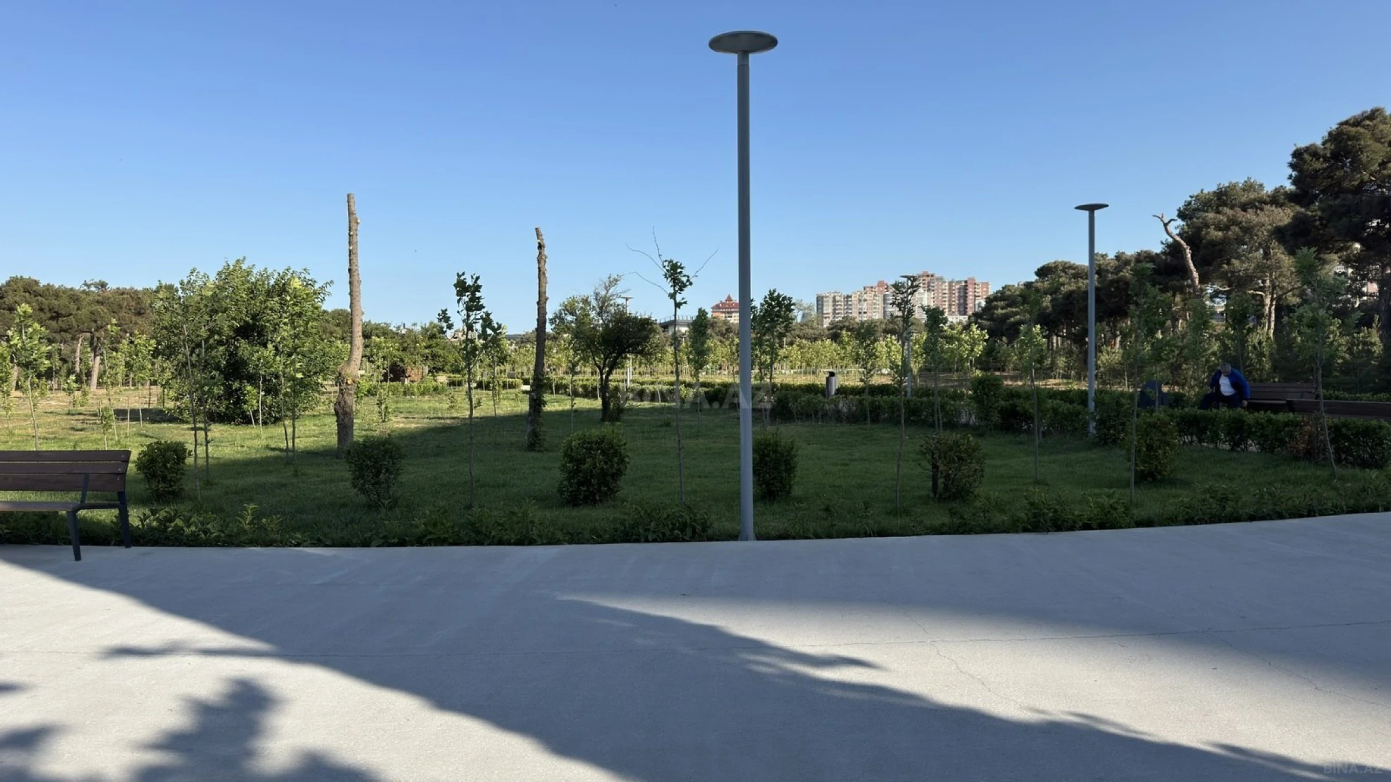 Satılır 4 otaqlı mənzil 190 m²