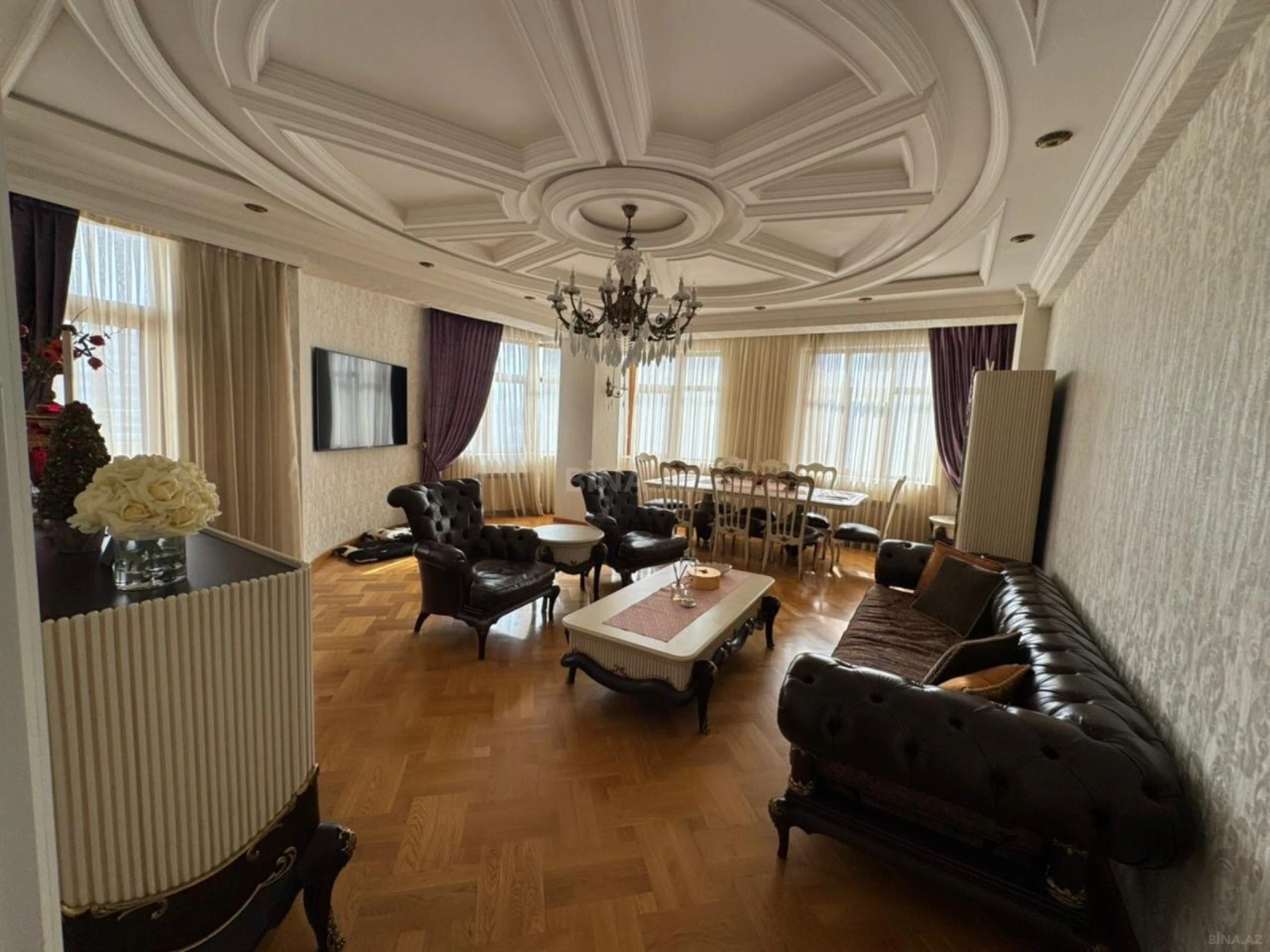 Satılır 4 otaqlı mənzil 190 m²