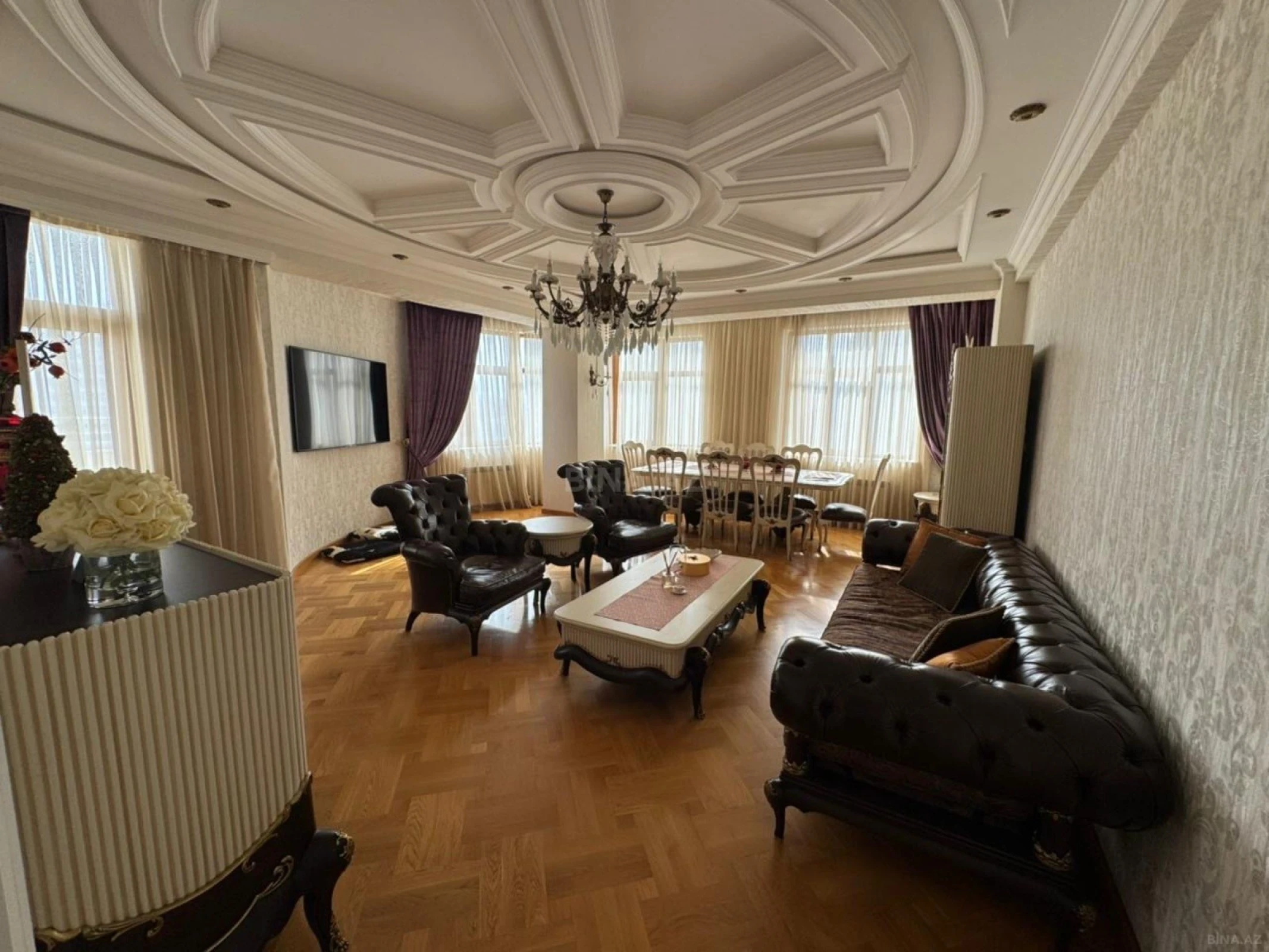 Satılır 4 otaqlı mənzil 190 m²