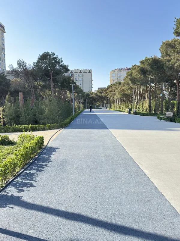 Satılır 4 otaqlı mənzil 190 m²