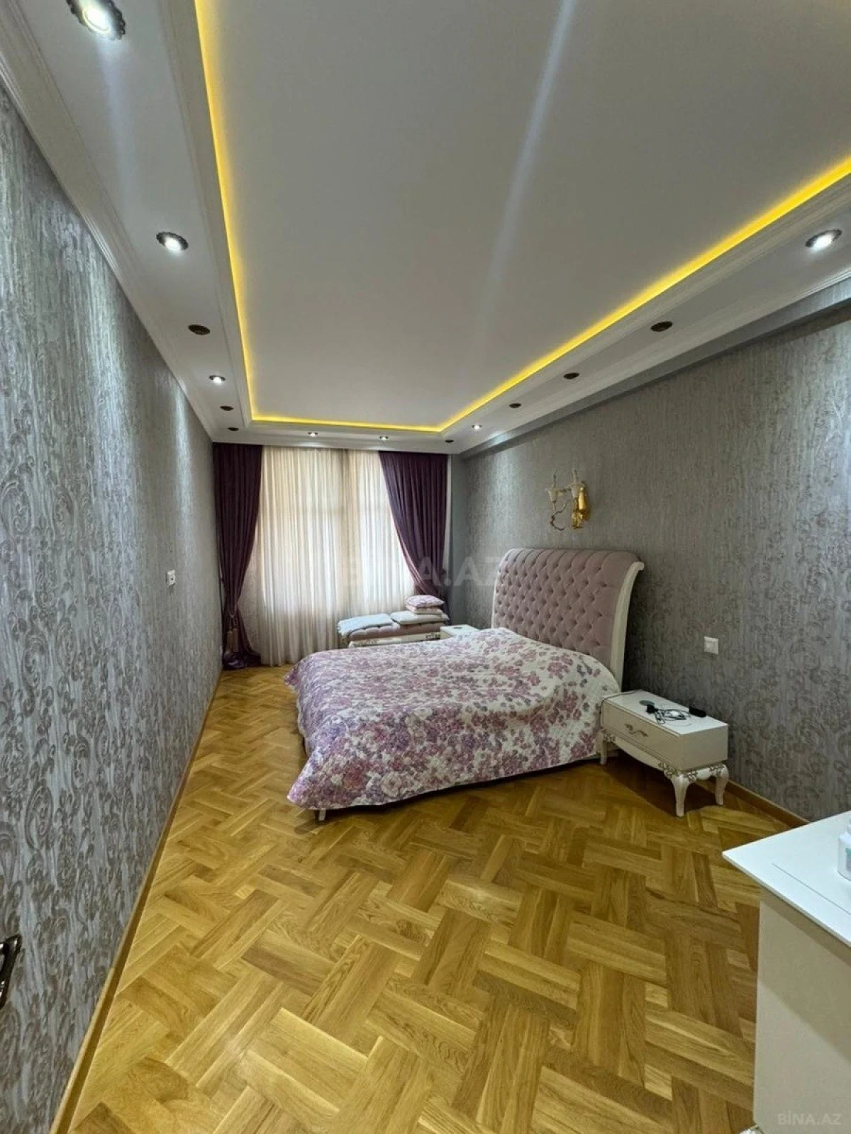 Satılır 4 otaqlı mənzil 190 m²