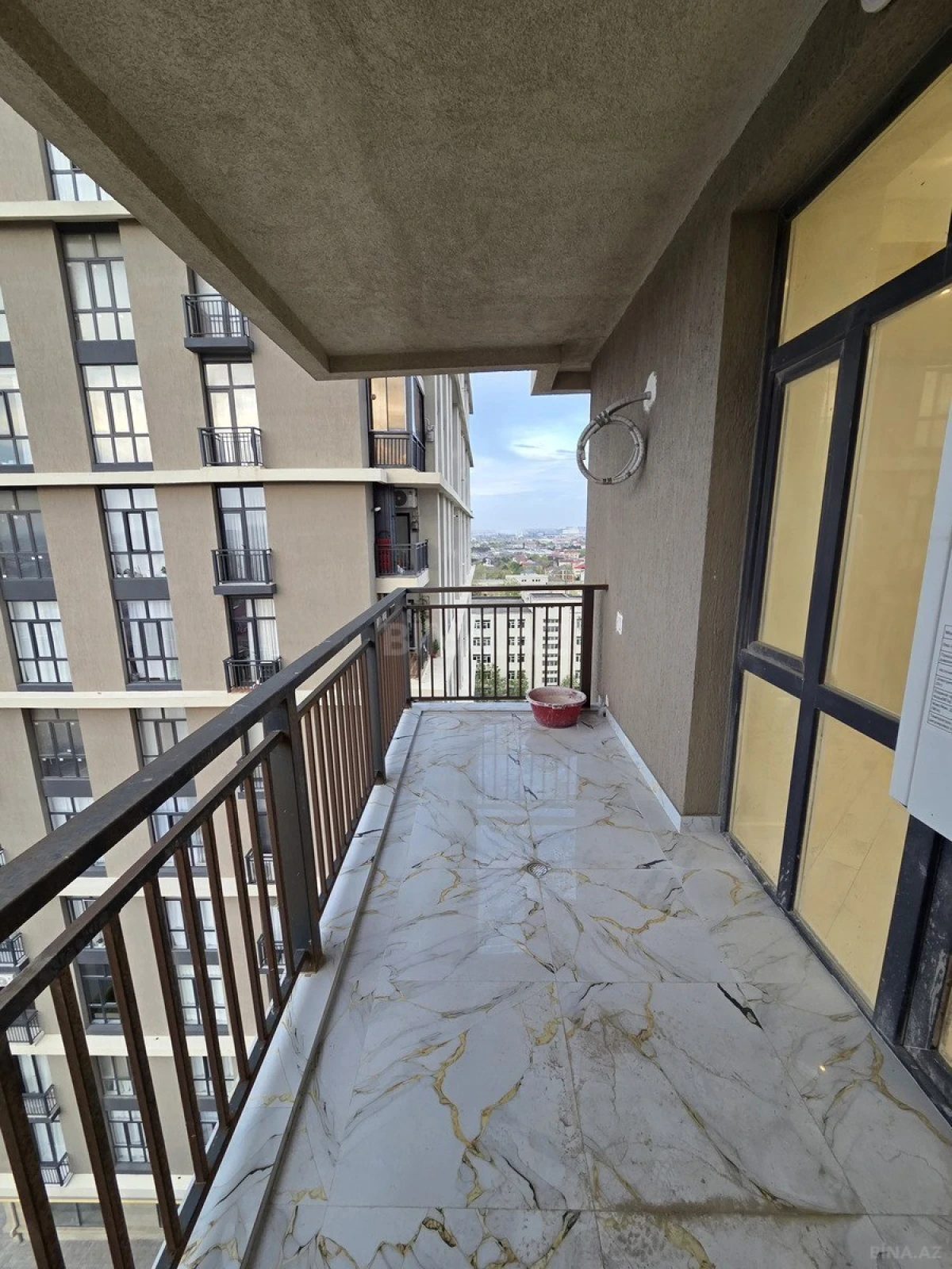 Satılır 3 otaqlı mənzil 90 m²