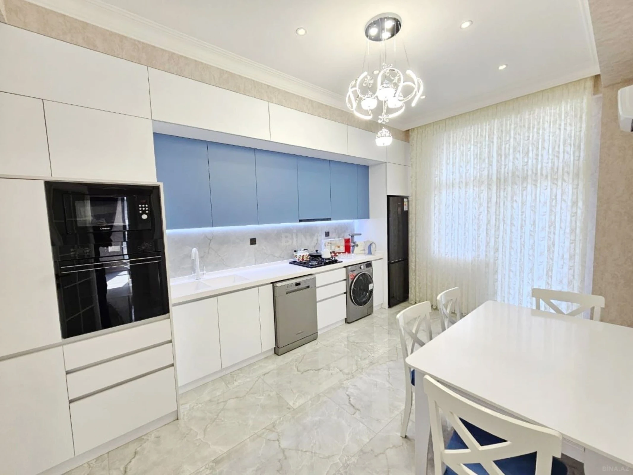 Kirayə verilir 3 otaqlı mənzil 120 m²