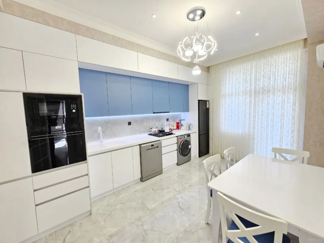 Kirayə verilir 3 otaqlı mənzil 120 m²