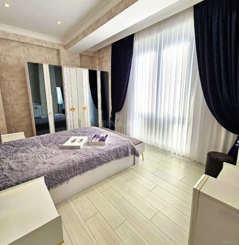 Kirayə verilir 3 otaqlı mənzil 120 m²