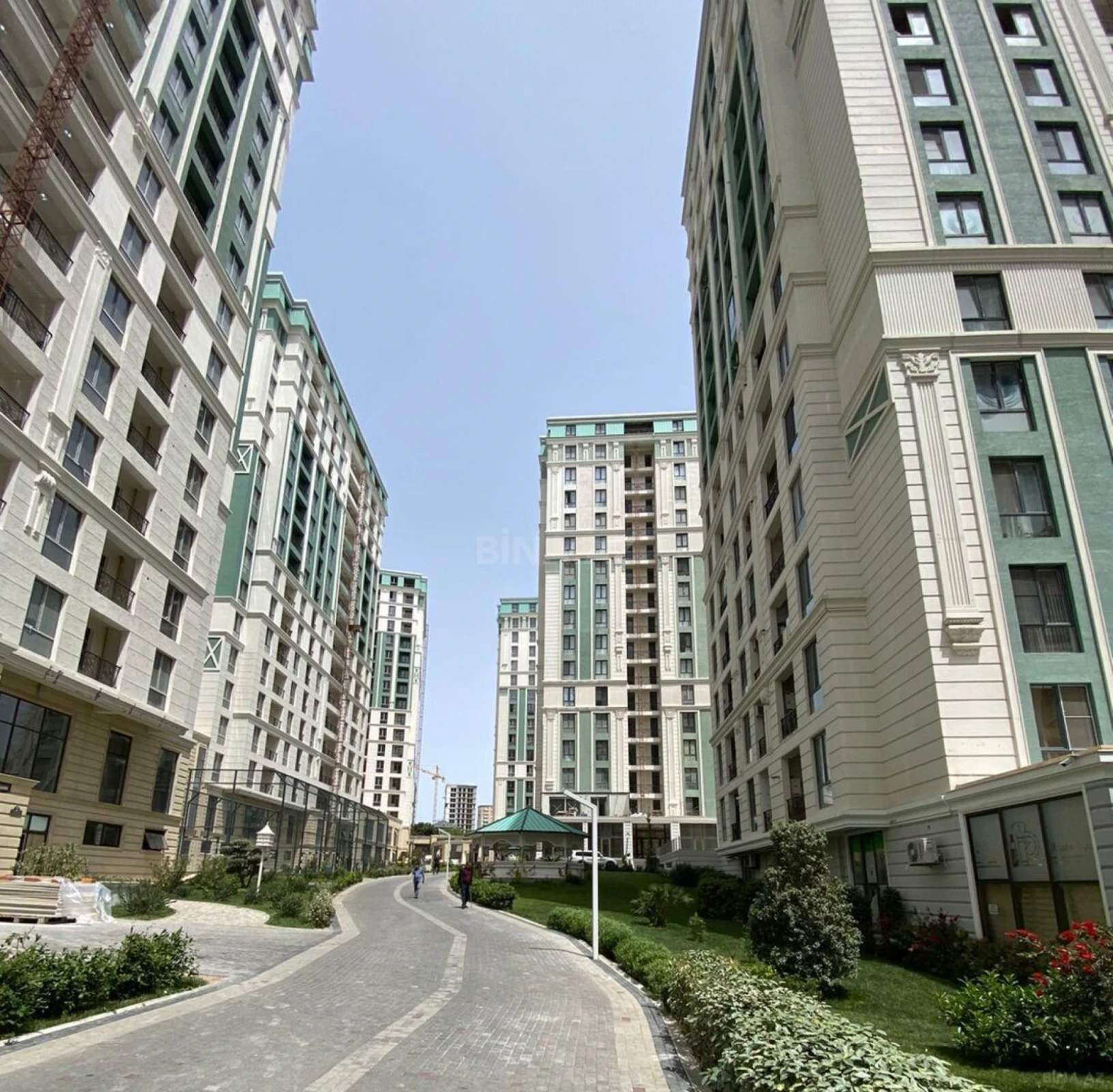 Kirayə verilir 3 otaqlı mənzil 120 m²