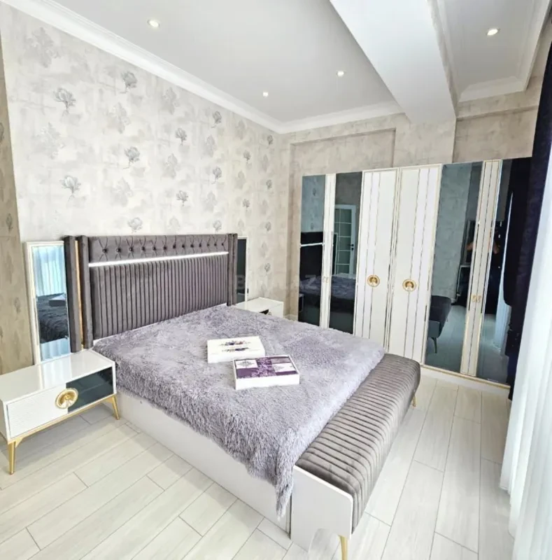 Kirayə verilir 3 otaqlı mənzil 120 m²