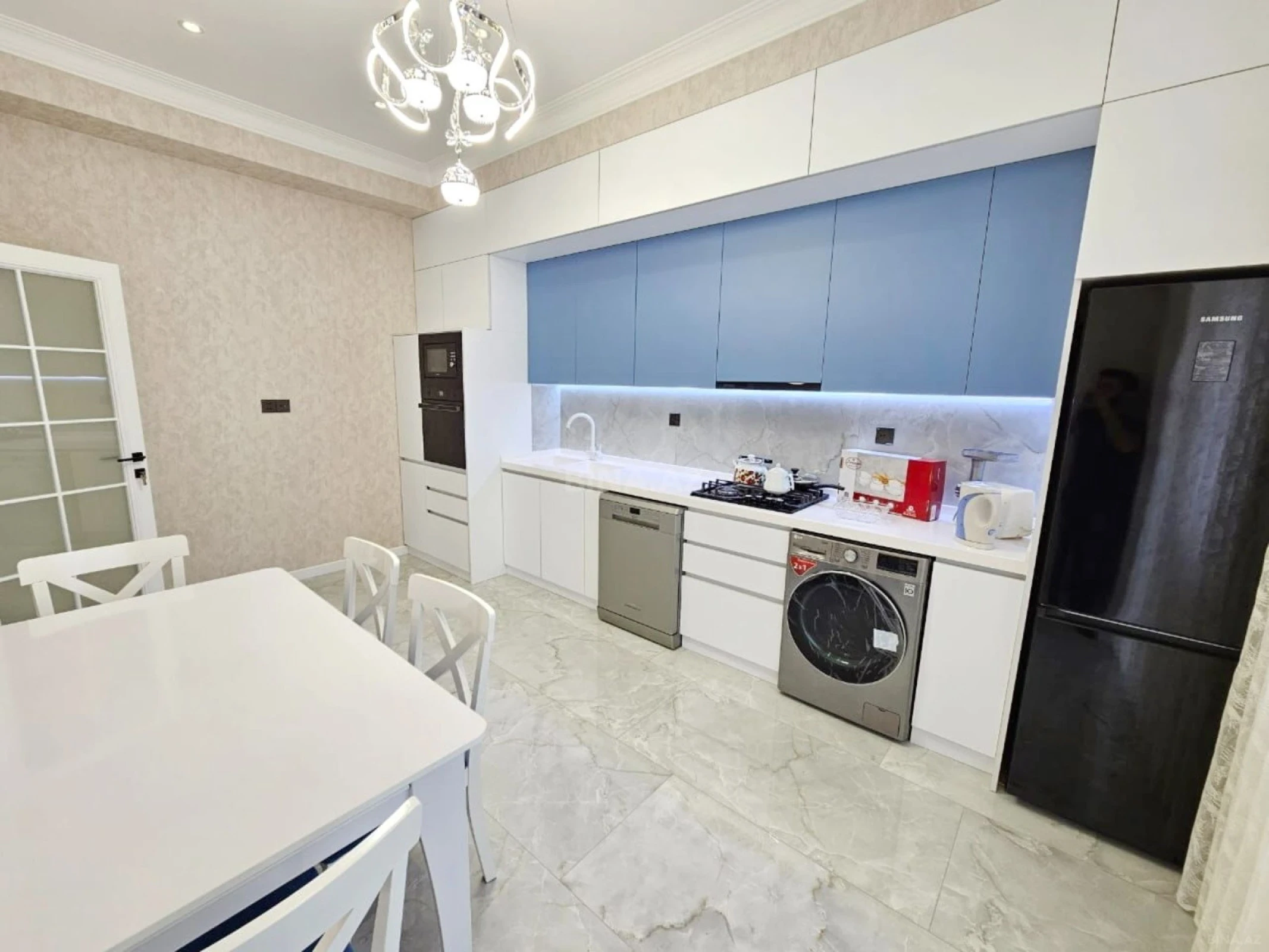 Kirayə verilir 3 otaqlı mənzil 120 m²
