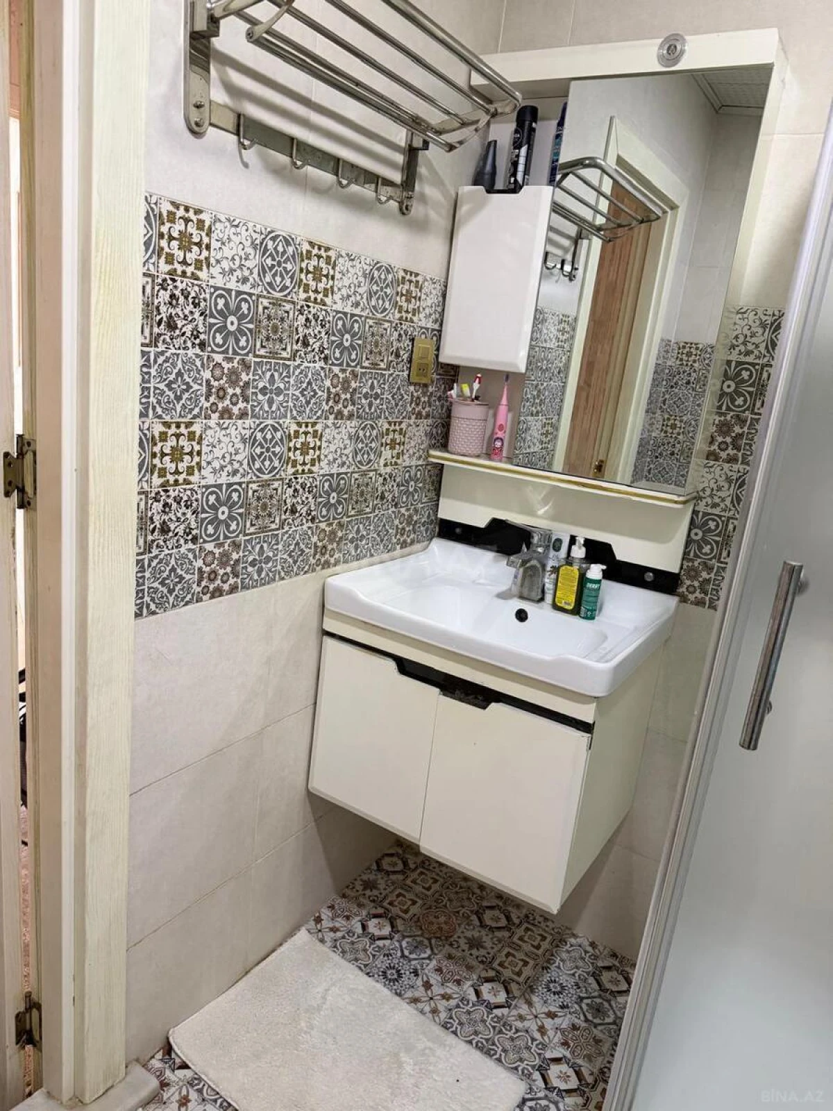Satılır 4 otaqlı mənzil 109 m²