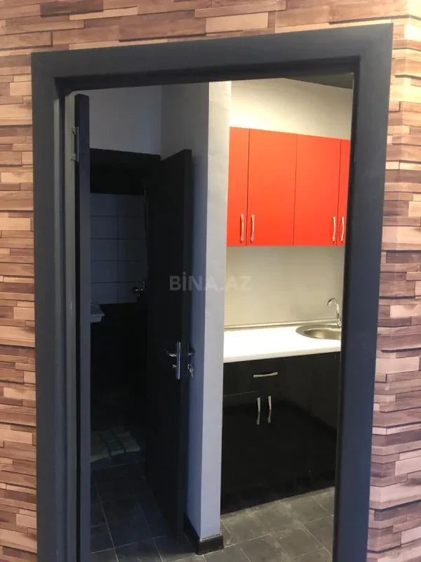 Satılır 3 otaqlı ofis 105 m²