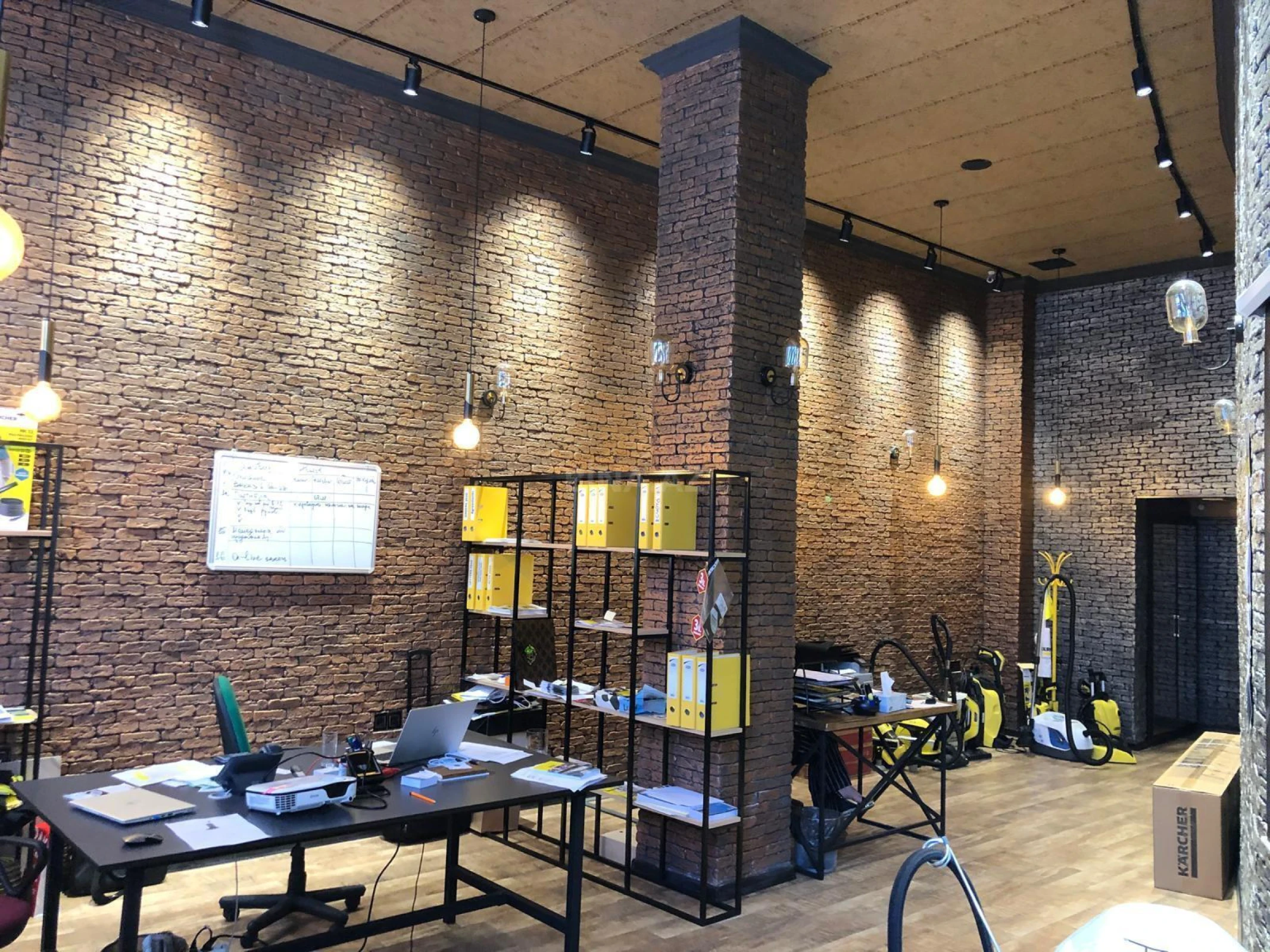 Satılır 3 otaqlı ofis 105 m²