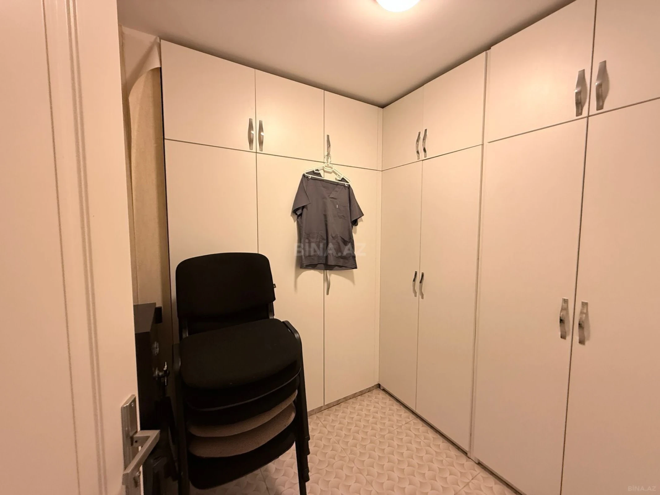 Satılır 6 otaqlı ofis 176.2 m²
