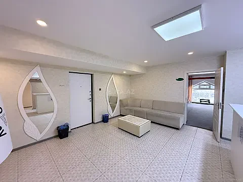 Satılır 6 otaqlı ofis 176.2 m²
