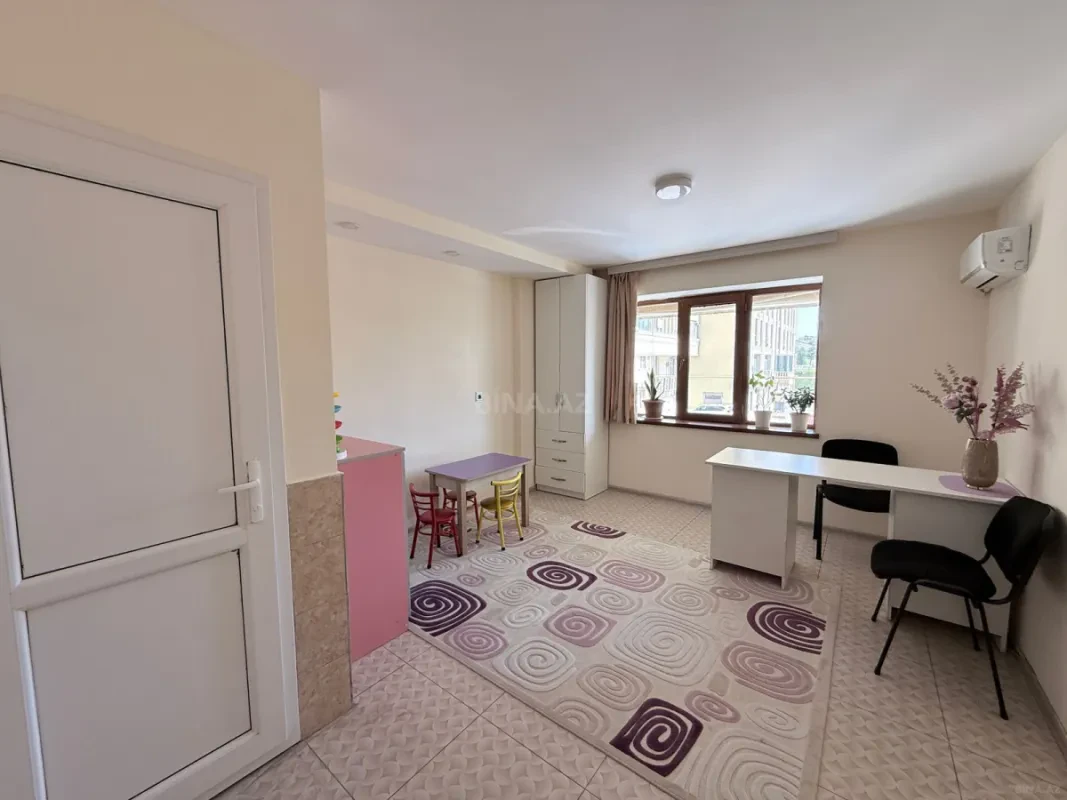 Satılır 6 otaqlı ofis 176.2 m²