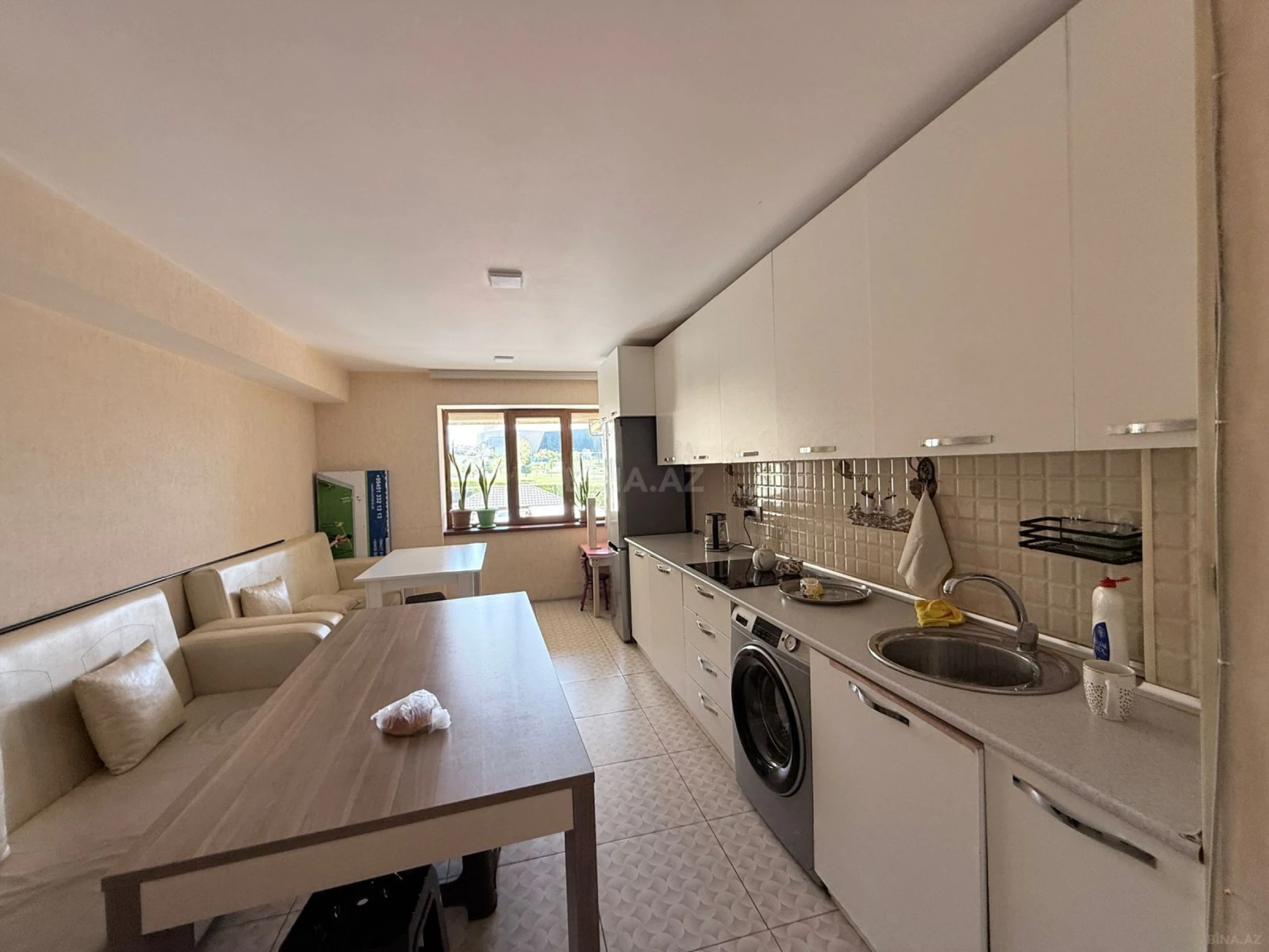 Satılır 6 otaqlı ofis 176.2 m²