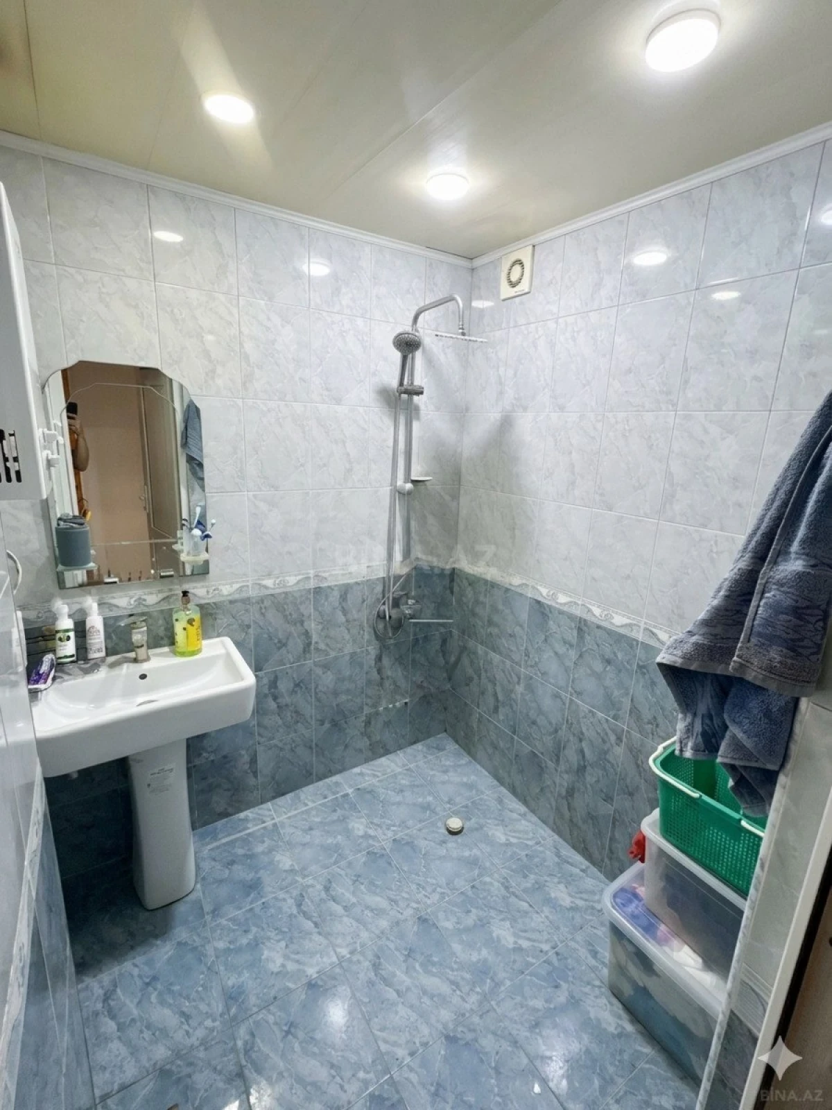 Satılır 5 otaqlı mənzil 120 m²