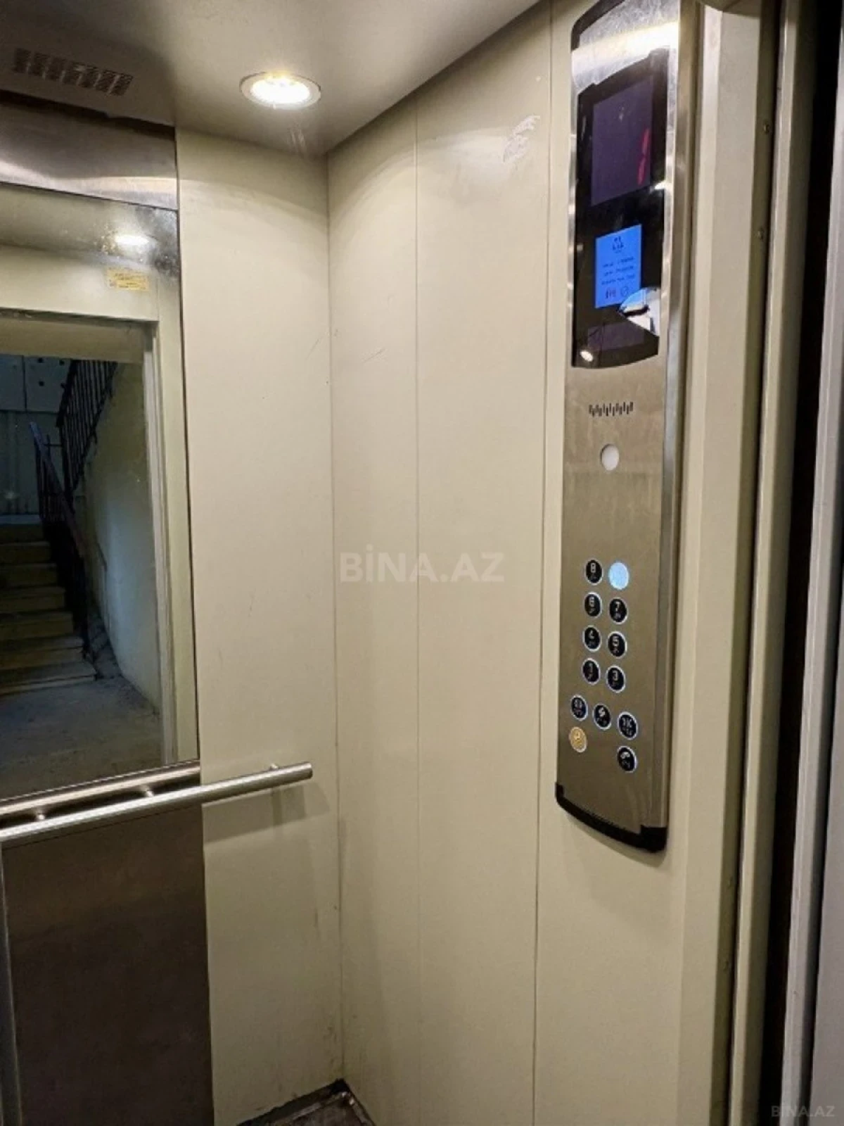 Satılır 5 otaqlı mənzil 120 m²
