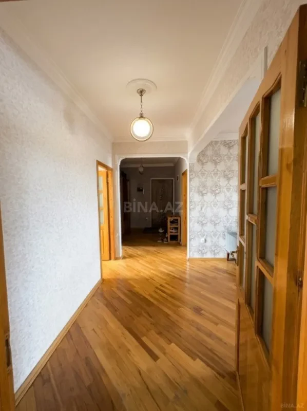 Satılır 5 otaqlı mənzil 120 m²