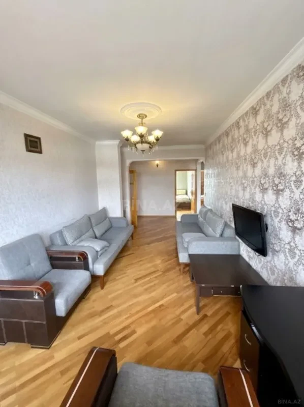 Satılır 5 otaqlı mənzil 120 m²