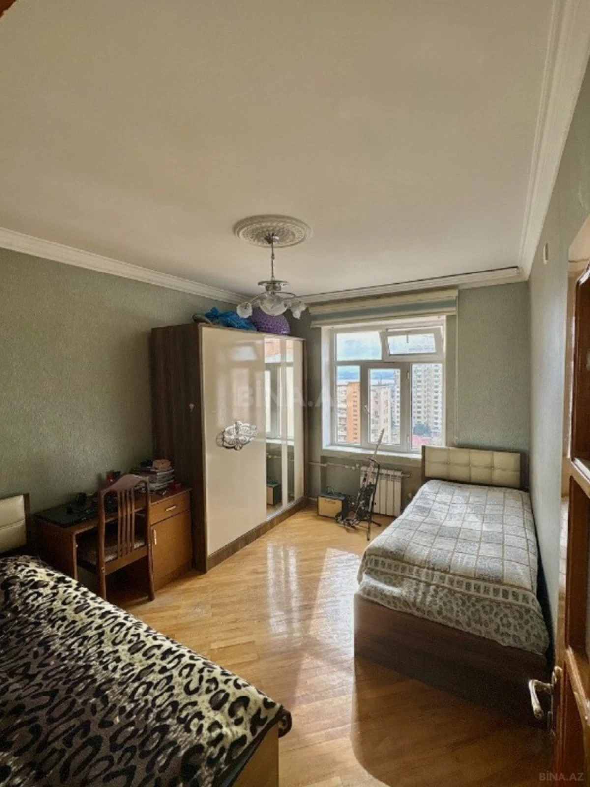 Satılır 5 otaqlı mənzil 120 m²